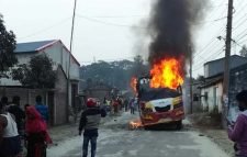 হঠাৎ যাত্রীবাহী চলন্ত বাসে আগুন, আহত ১৫