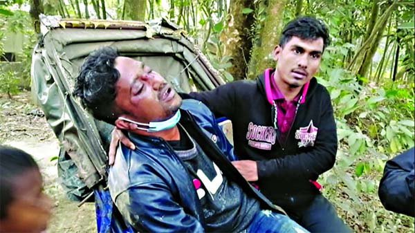 পৌর নির্বাচনেও সহিংসতা, বর্জন