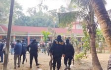 ভোটকেন্দ্রে ককটেল বিস্ফোরণ, আহত ৫