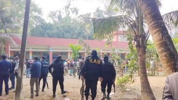 ভোটকেন্দ্রে ককটেল বিস্ফোরণ, আহত ৫