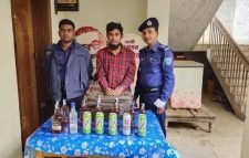 গোয়াইনঘাটে ভারতীয় মদসহ যুবক আটক