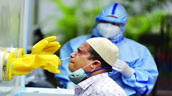 বিদেশগামী ৮৪৩৮ জনের করোনা শনাক্ত