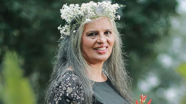 রজনী চ্যান্ডি: ৬৯ বছর বয়সী আবেদনময়ী যুবতী