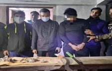 বড়লেখায় ধারালো অস্ত্র ও ইয়াবাসহ যুবক আটক