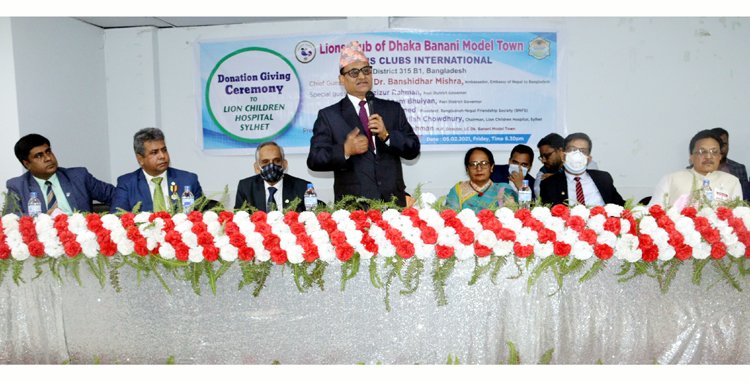 লায়ন্স ক্লাব অব বনানীর নগদ অনুদান ও কম্বল বিতরণ