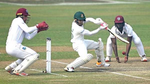 ‘ক্যাচ অনলে’ পুড়ল বাংলাদেশ