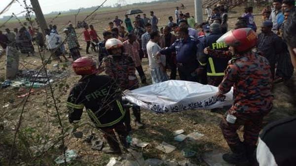 নবীগঞ্জে ট্রাকচাপায় মাইক্রোবাসচালক নিহত