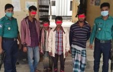 কদমতলী থেকে ৪ জুয়াড়ি গ্রেফতার