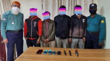 অটোরিকশায় ছিনতাই বেড়েছে, গ্রেপ্তার ৬