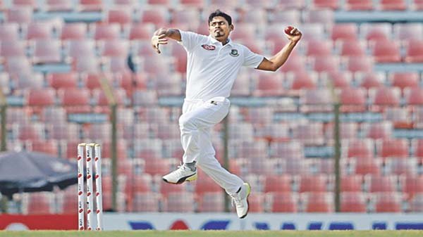 দিনের প্রথম বলেই তাইজুলের আঘাত