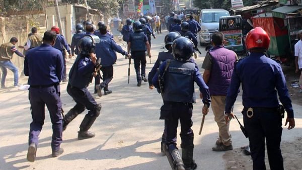ছাত্রদলের সঙ্গে পুলিশের সংঘর্ষ, আহত বেশ কয়েকজন