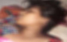 ঘরে স্ত্রীর রক্তাক্ত লাশ, স্বামী আটক