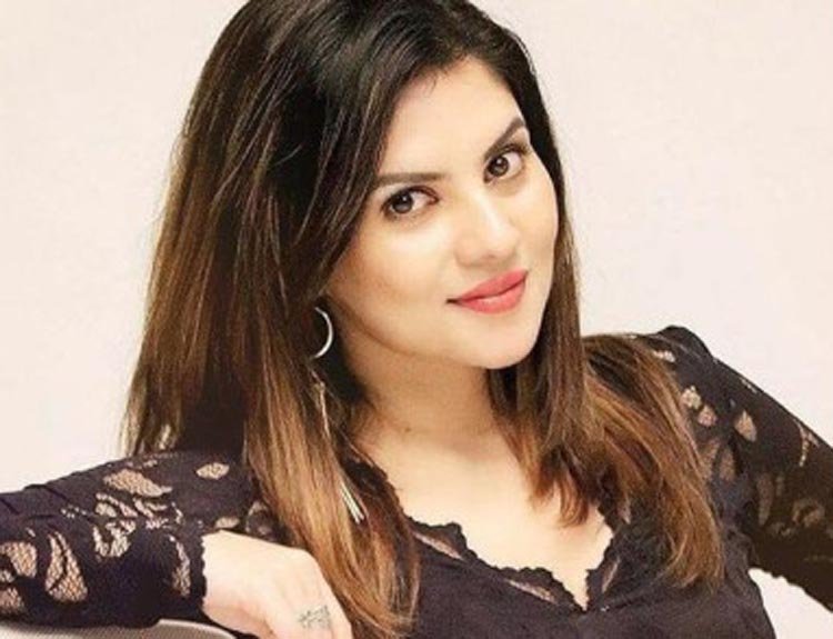 রাজনীতিতে এলেন আরও এক টলি তারকা