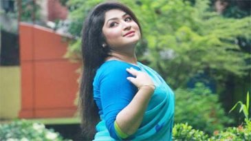 এক মাস পর