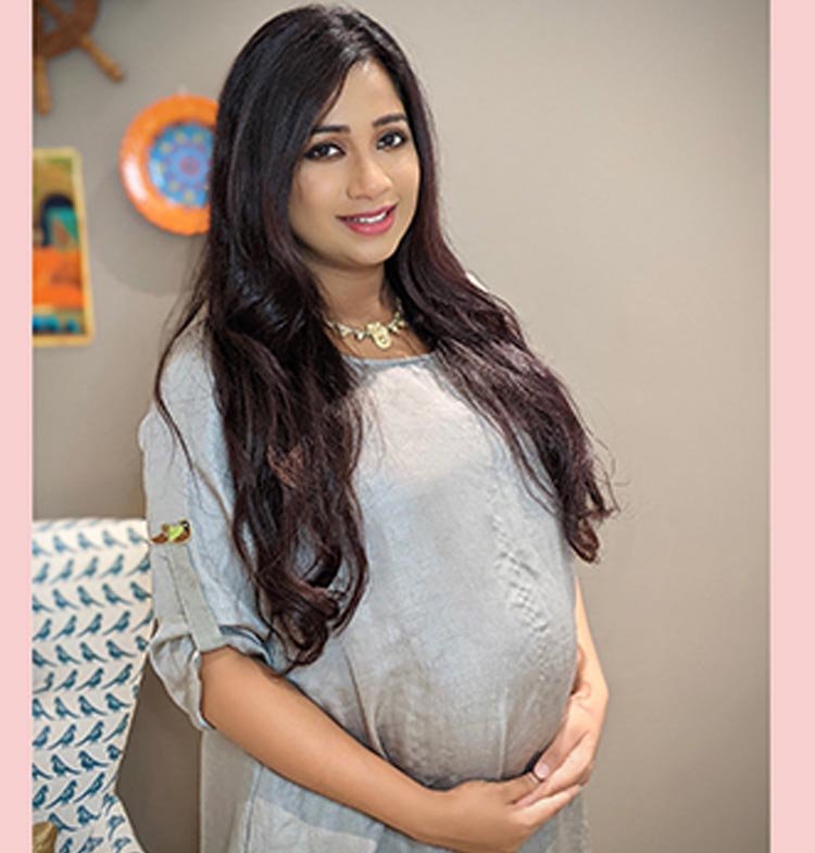 শ্রেয়া ঘোষালের বেবি বাম্পের ছবি ভাইরাল