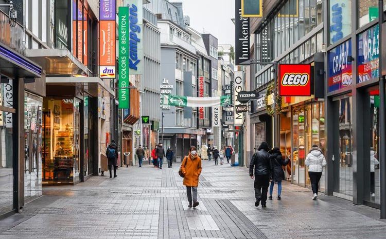 কঠোর লকডাউন দিতে যাচ্ছে জার্মানি