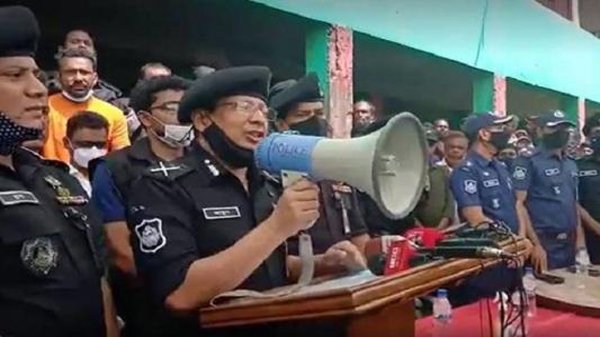 ‘সাম্প্রদায়িক সন্ত্রাসীদের কালো হাত ভেঙে দেওয়া হবে’