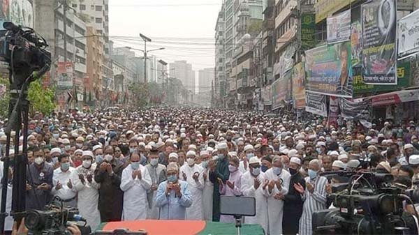 নয়াপল্টনে মওদুদ আহমদের জানাজায় মানুষের ঢল