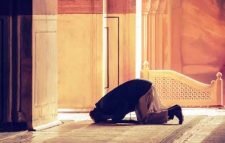 নামাজে রাকাত ভুলে গেলে করণীয় কী?