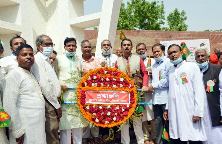 মহান স্বাধীনতা দিবসে জেলা শ্রমিকলীগের শ্রদ্ধাঞ্জলি