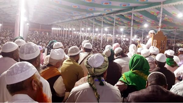 আল্লাহ ও রাসুল (সা.)  মনোনীত দ্বীন ছাড়া অন্য কোনো ব্যক্তির মত গ্রহনযোগ্য নয় …পীর সাহেব চরমোনাই