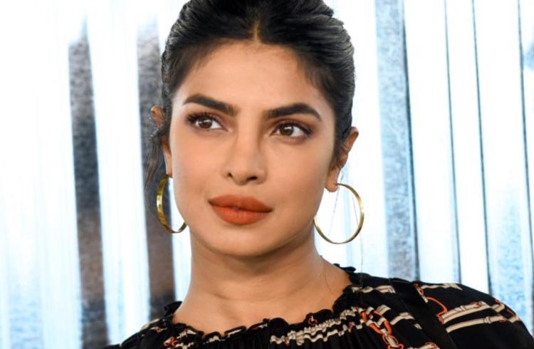 কড়া জবাব দিলেন প্রিয়াঙ্কা