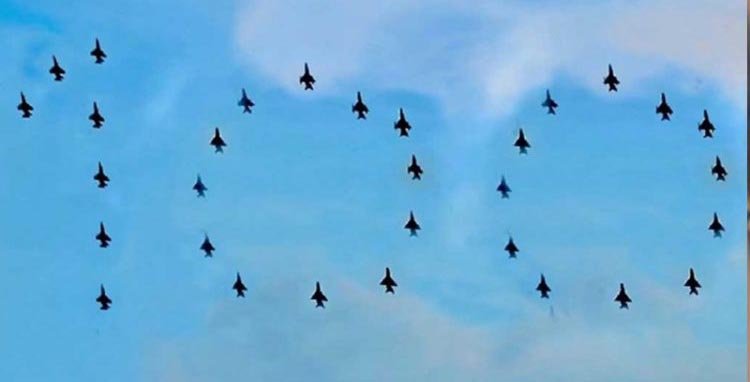 আজ দেশের আকাশে ৫৬ বিমানের মাধ্যমে ফুটে উঠবে ১০০