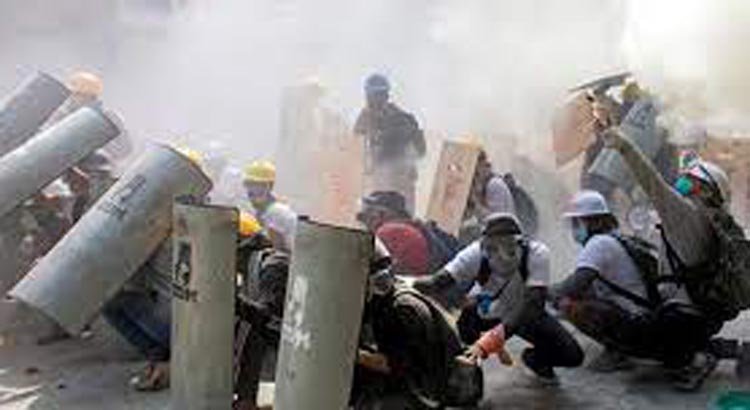 মিয়ানমারে হত্যাকাণ্ডের সমালোচনায় বিশ্ব সম্প্রদায়