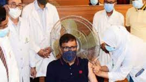 টিকা নিলেন ওবায়দুল কাদের