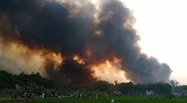 রোহিঙ্গা ক্যাম্পে আগুন মৃতের সংখ্যা বেড়ে ৭