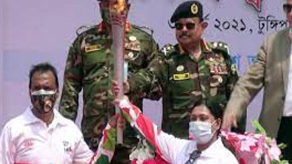 টুঙ্গিপাড়ায় বঙ্গবন্ধু নবম বাংলাদেশ গেমসের মশাল প্রজ্জ্বলন