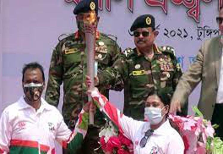 টুঙ্গিপাড়ায় বঙ্গবন্ধু নবম বাংলাদেশ গেমসের মশাল প্রজ্জ্বলন