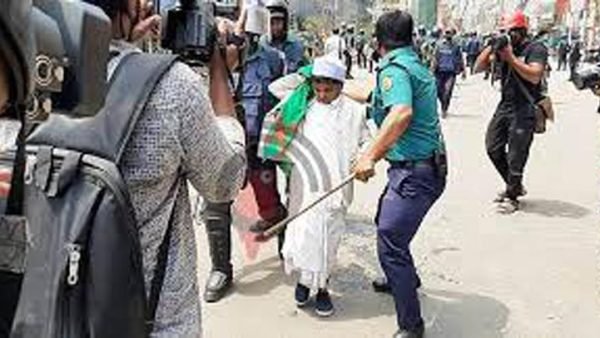 মোদিবিরোধী বিক্ষোভ, ‘শিশুবক্তা’ রফিকুল আটক