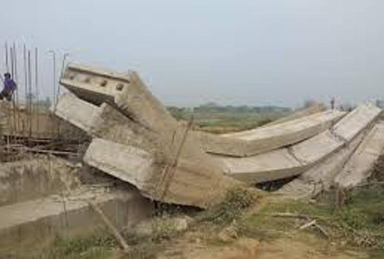 নির্মাণকালেই সেতুতে ধস, মন্ত্রণালয়ের কমিটি গঠন