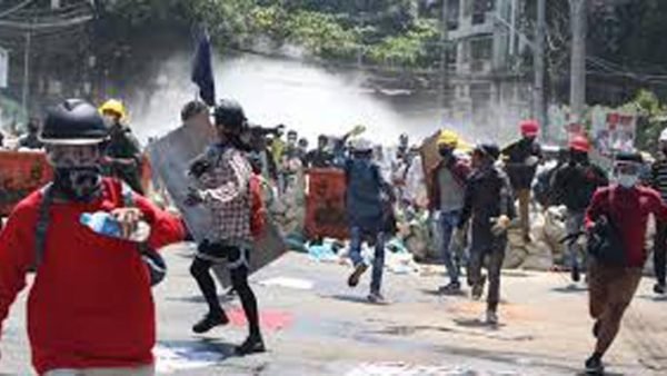 মিয়ানমারে আটক বিক্ষোভকারীদের মুক্তি