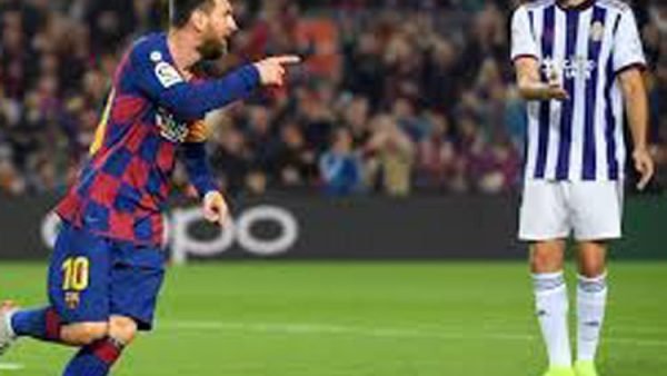 জোড়া গোলে রেকর্ডের ম্যাচ স্মরণীয় করে রাখলেন মেসি