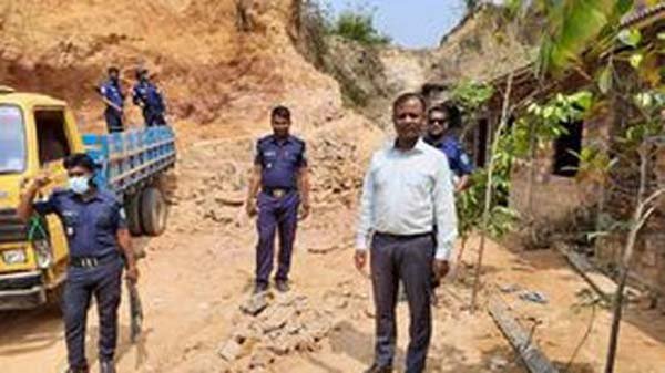 গোলাপগঞ্জে অভিযান, আড়াই লক্ষাধিক টাকা জরিমানা