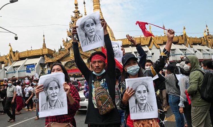 বিচ্ছিন্নতার মুখোমুখি মিয়ানমার