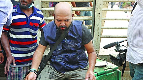 সাংবাদিক কেন টার্গেট?