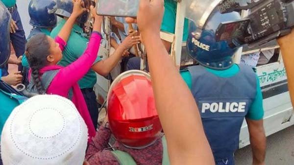 সিলেটে বাম জোটের বিক্ষোভে পুলিশের হামলা, আটক ৭