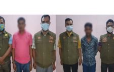 পোস্ট অফিসের সামনে ইয়াবা বিক্রি, ডিবির অভিযানে আটক ২