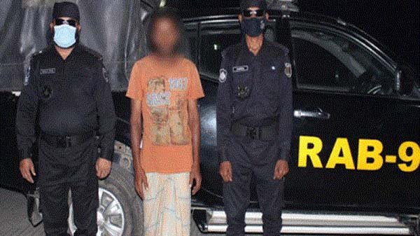 পাঠানটুলা থেকে অস্ত্রসহ যুবক আটক