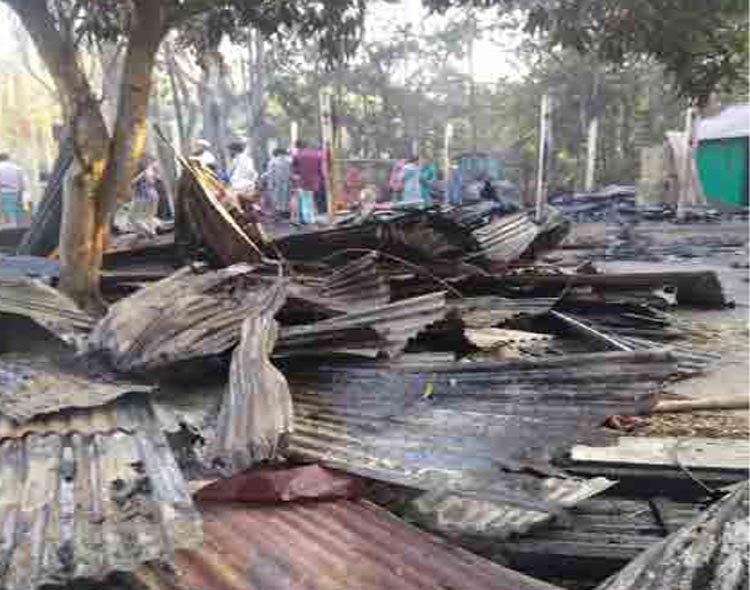 বেগমগঞ্জে বৈদ্যুতিক আগুনে পুড়ল ৬ বসতঘর