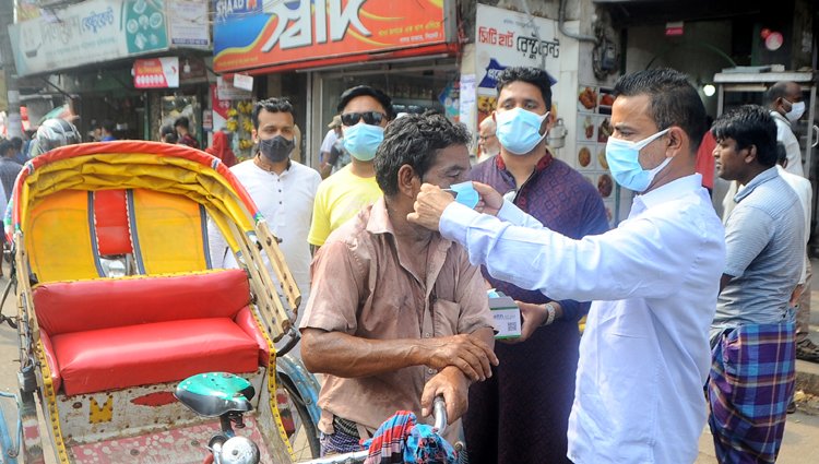 নগরীতে সিলেট মহানগর যুবলীগের উদ্যোগে ফ্রি মাস্ক বিতরণ