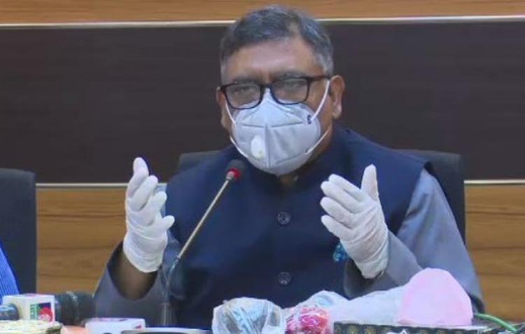 বাড়তে থাকা সংক্রমণ ও হাসপাতালে শয্যা শঙ্কট নিয়ে যা বললেন স্বাস্থ্যমন্ত্রী