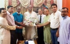 এমপি মানিকের সাথে নব গঠিত দোয়ারাবাজার সমিতির শুভেচ্ছা বিনিময়