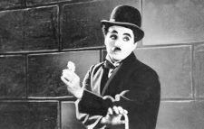 কবর থেকে চুরি চ্যাপলিনের দেহ!