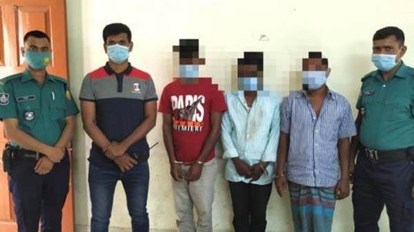 নগরে অভিনব চুরি, তিনজন গ্রেপ্তার