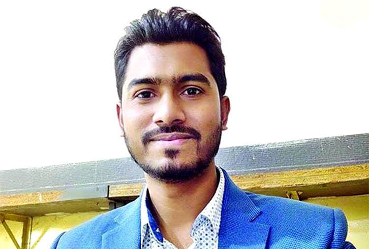 ডিজিটাল আইনে মামলা অতঃপর ফেইসবুক লাইভে ক্ষমা চাইলেন – নূর