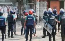 পুলিশ-হেফাজত সংঘর্ষ, আহত ২৫